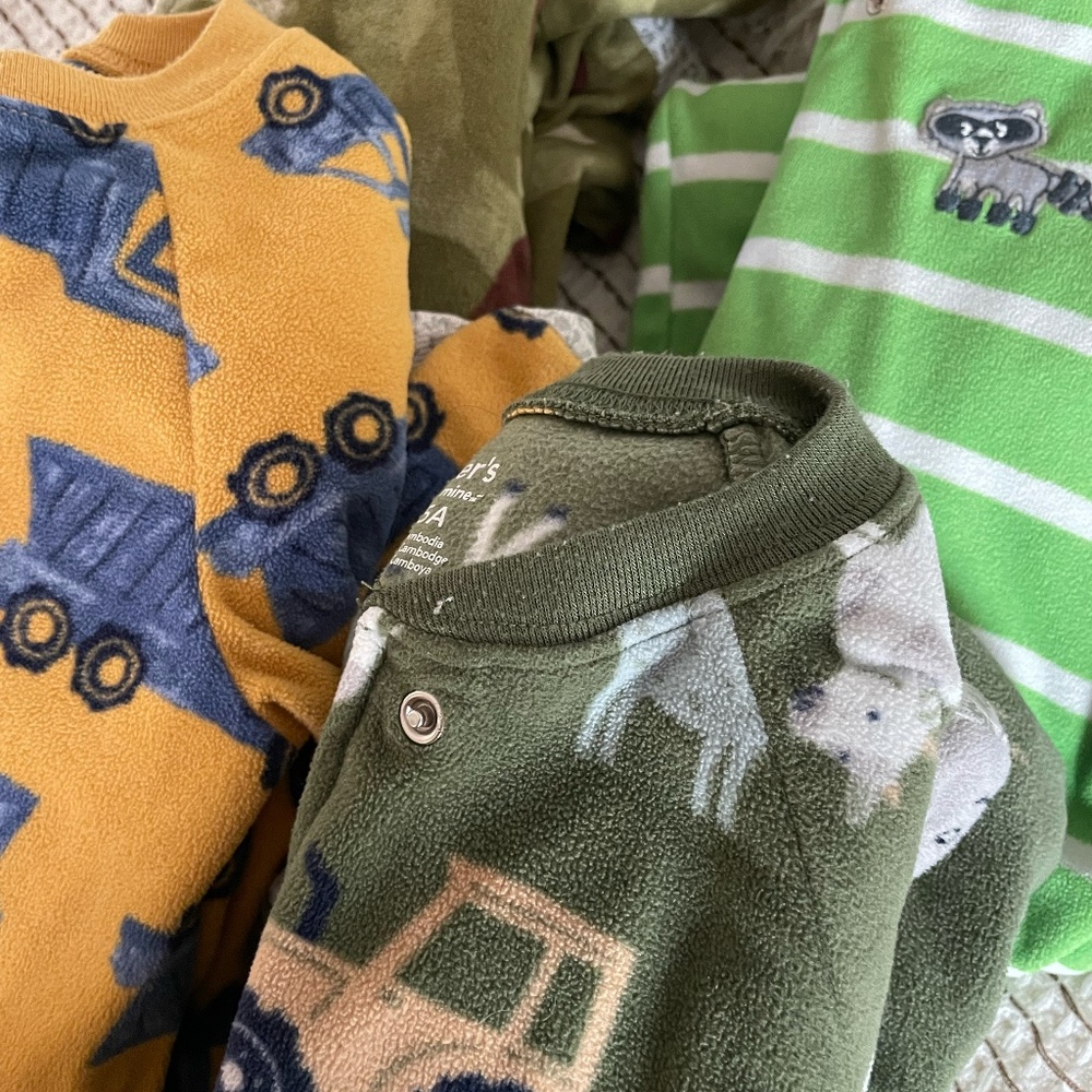 LOT OF 4 BOYS SIZE 5T WINTER ONE PIECE FOOTIE PJ'S